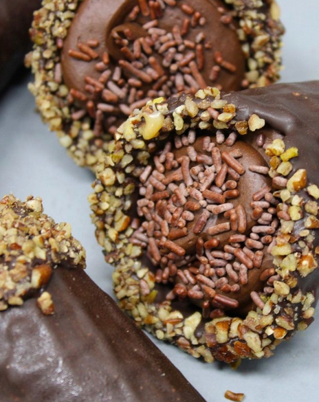 Cono relleno semi-amargo